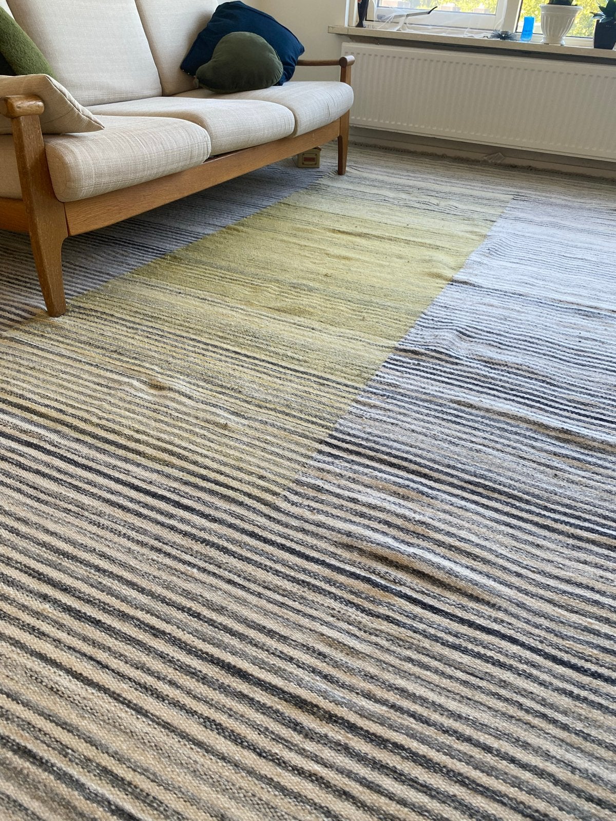 IKEA wollen vloerkleed blauw/wit met geel vlak 250 x 350, Ophalen, Gebruikt, Blauw, 200 cm of meer