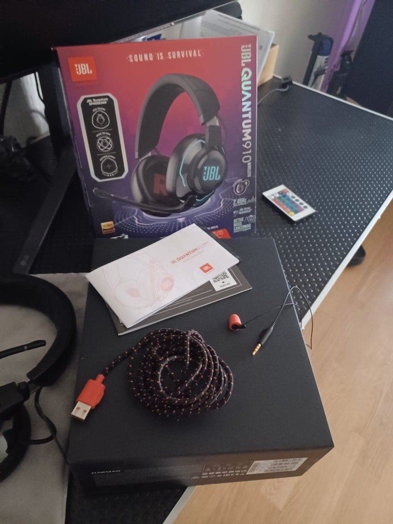 JBL QUANTUM 910