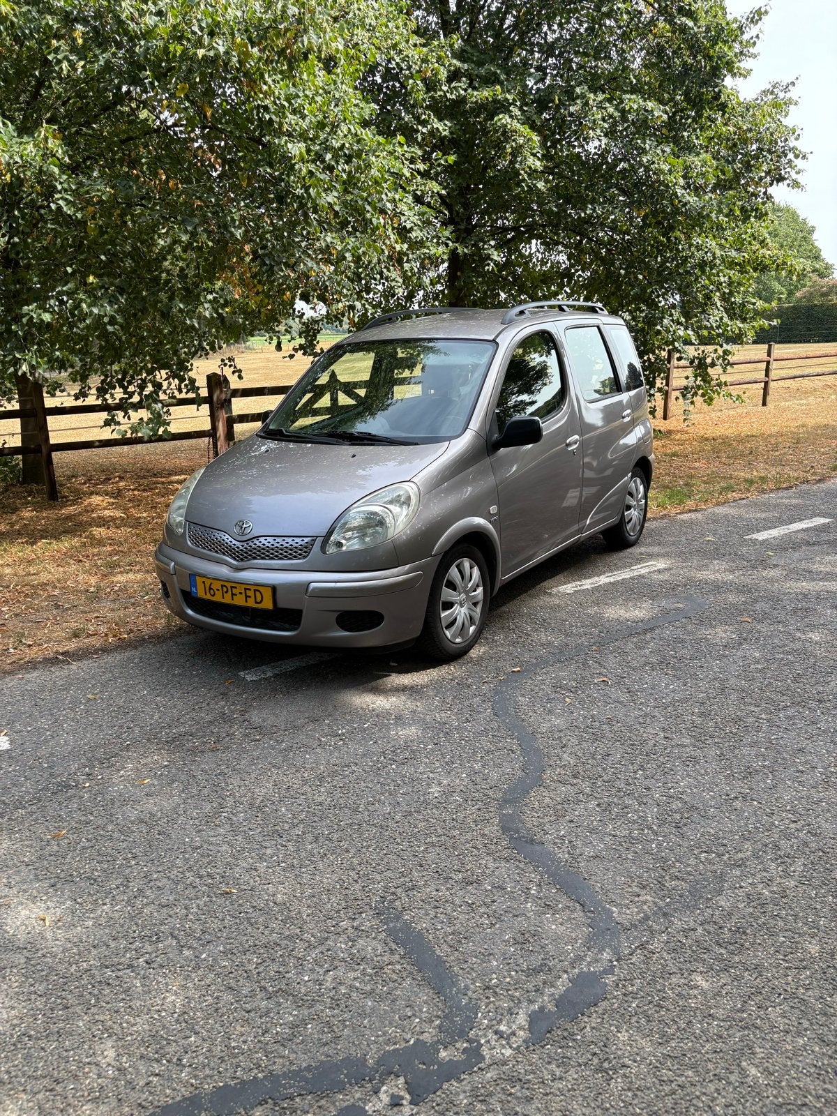 Toyota Yaris Verso 1.5 16V Vvti Linea SOL 2004 Grijs, Voorwielaandrijving, 40 €/maand, 4 cilinders, Yaris Verso
