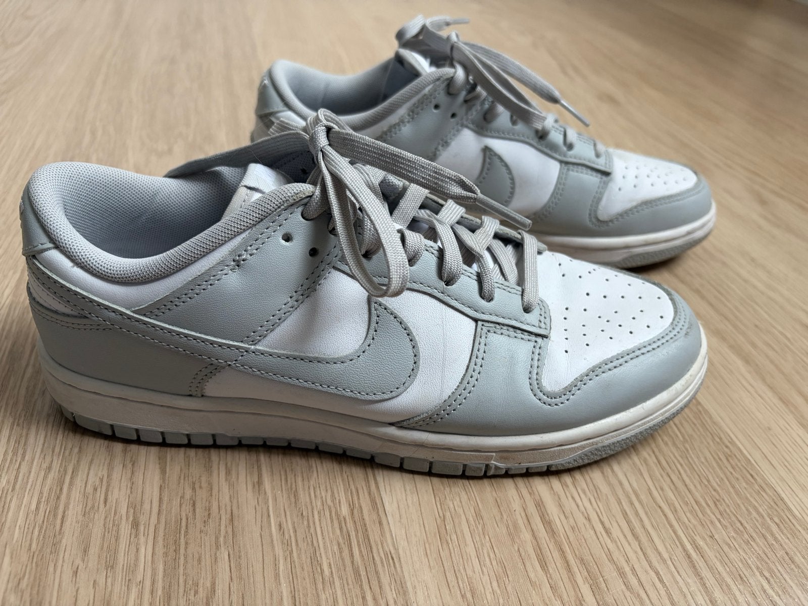 Nike Dunk Low Light Smoke Grey - Maat 42, Ophalen of Verzenden, Gedragen, Grijs, Sneakers of Gympen