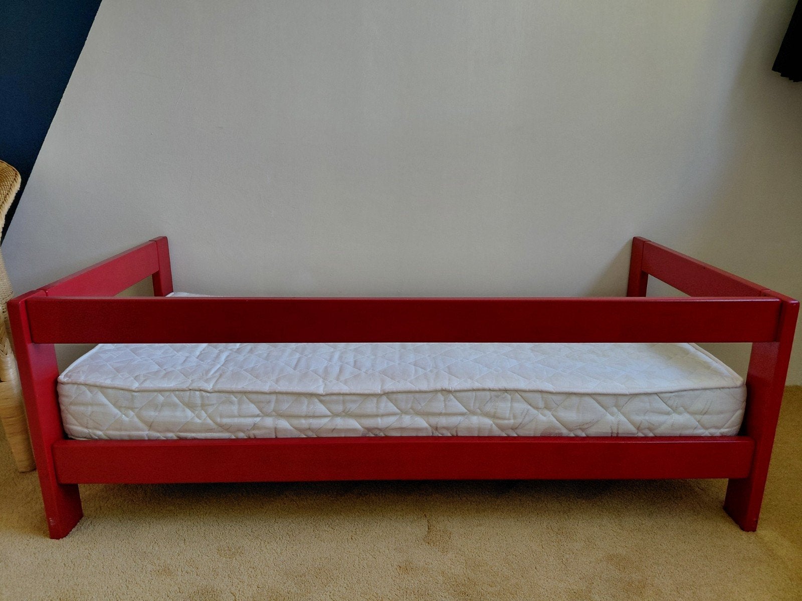 Kinderbedje/bankje met matras, Kinderen en Baby's, Ophalen, Gebruikt, 70 tot 85 cm, 140 tot 160 cm