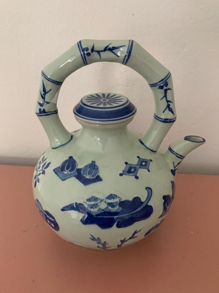 Antieke porselein Chinese theepot met bamboe handvat, Ophalen of Verzenden