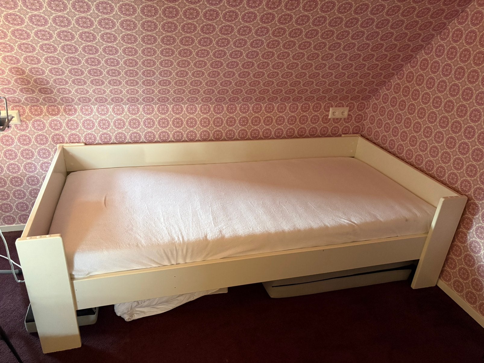 Bed, Huis en Inrichting, Slaapkamer | Bedden, Ophalen, 90 cm, Eenpersoons, Zo goed als nieuw