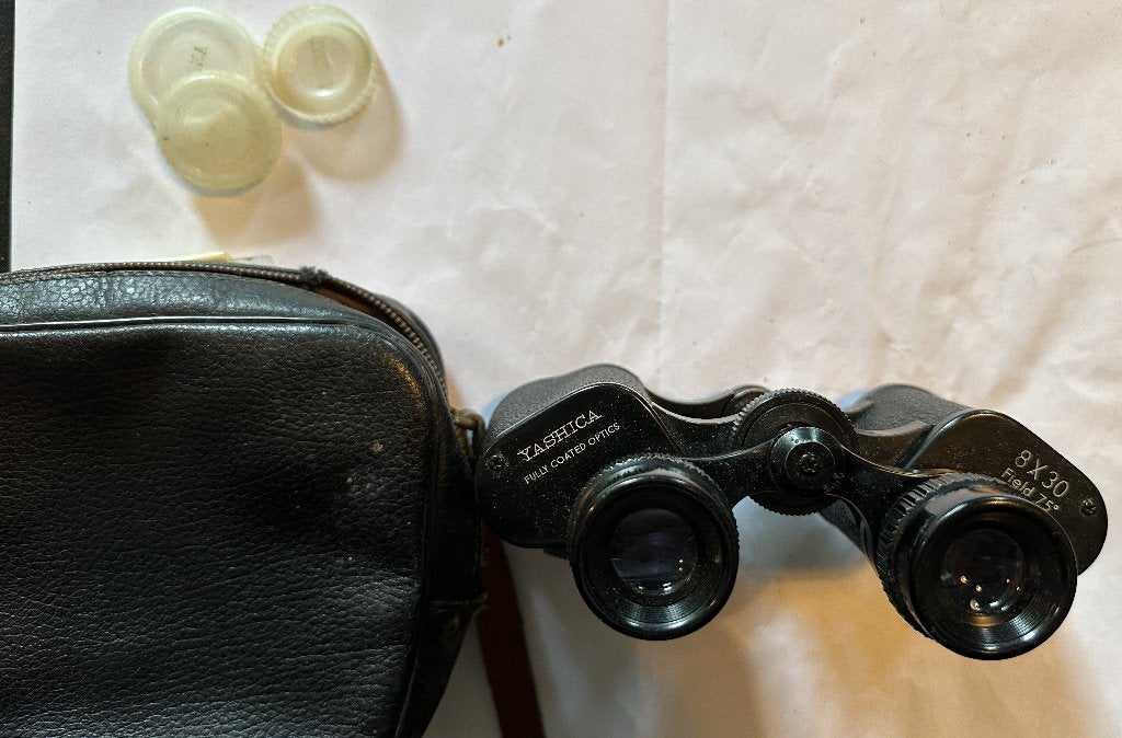 Yashica 8x30 verrekijker met hoes collimatie en zicht, Ophalen, Gebruikt, Porro (met knik), 8 tot 12x