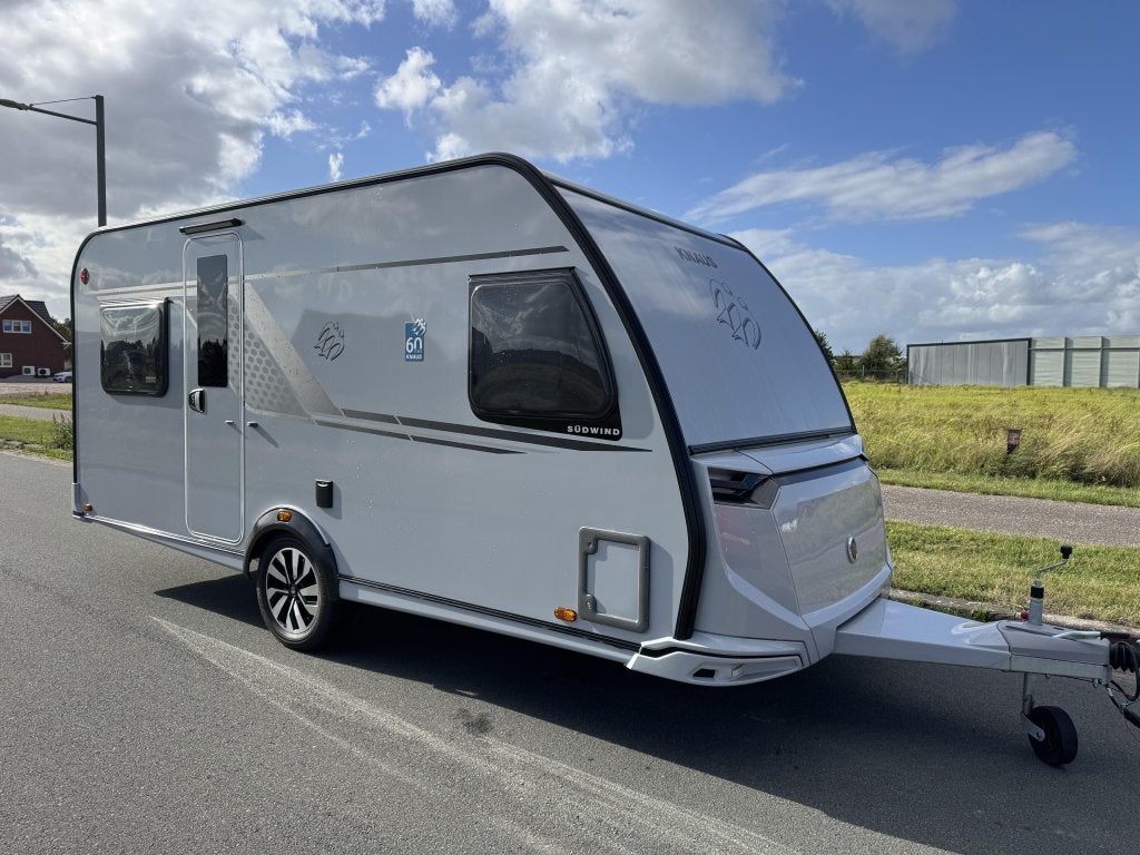 Knaus Sudwind 60 Years 450 FU Mover Luifel Audio, Rondzit, Luifel, Bedrijf, 4 tot 5 meter