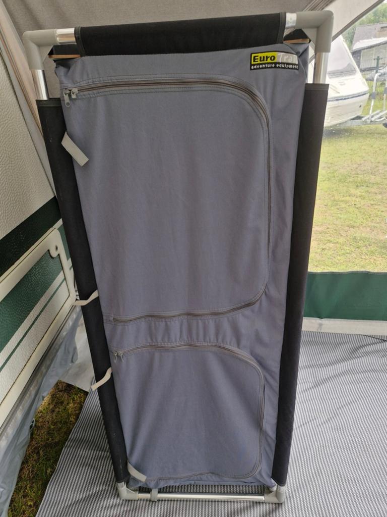 Eurotrail hoge campingkast, Ophalen