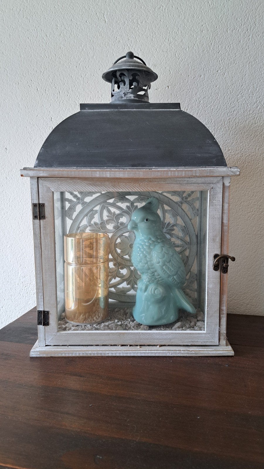 Mooie decoratieve lantaarn, Ophalen, Hout