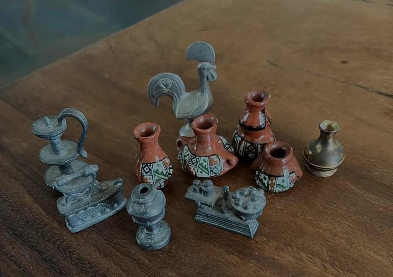 letterbak figuurtjes tin metaal koper aardewerk, Ophalen of Verzenden, Gebruikt