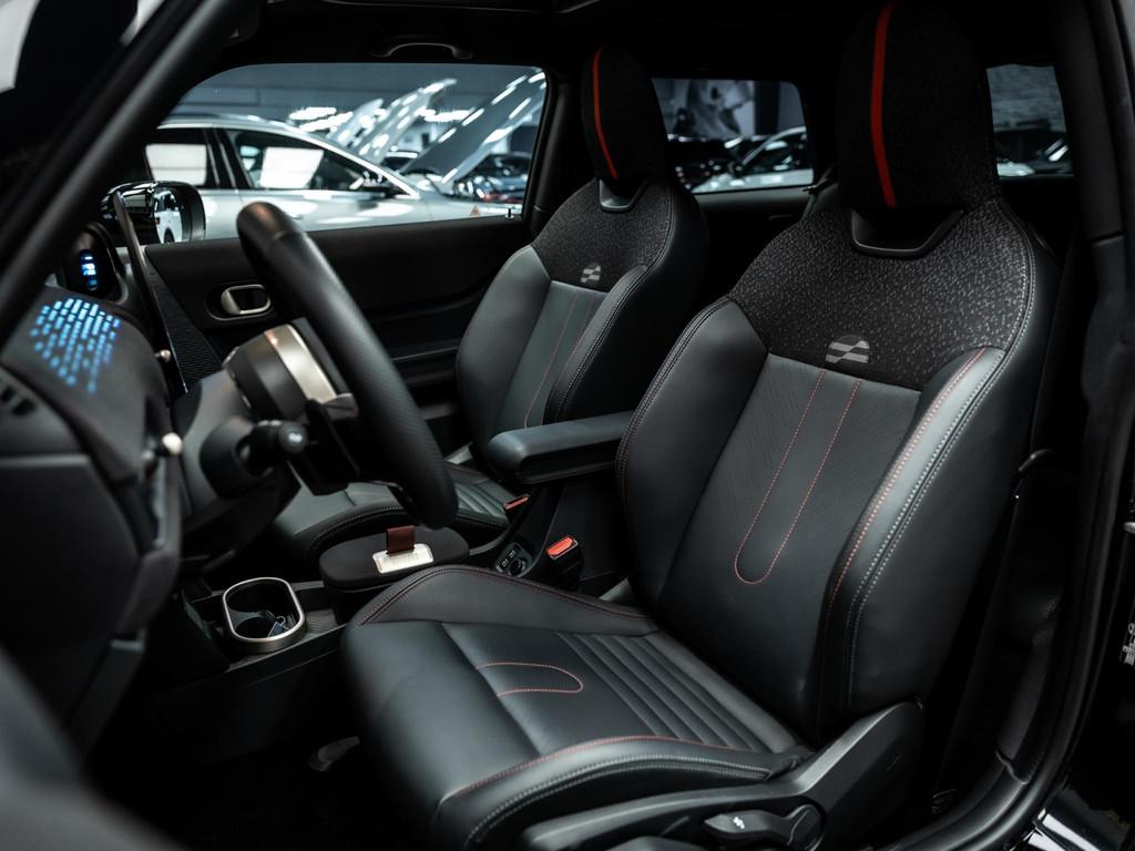 MINI Cooper C John Cooper Works M | Head-up | JCW | Stuurver, Gebruikt, 156 pk, 4 stoelen, Leder en Stof