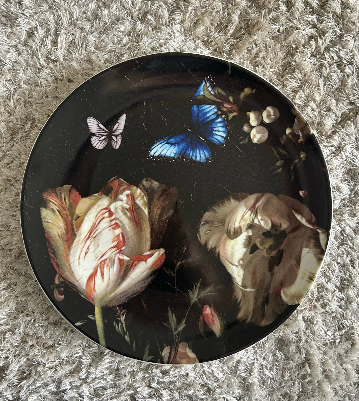 Heinen Delfts Blauw wandbord met bloemen en vlinders, Ophalen of Verzenden