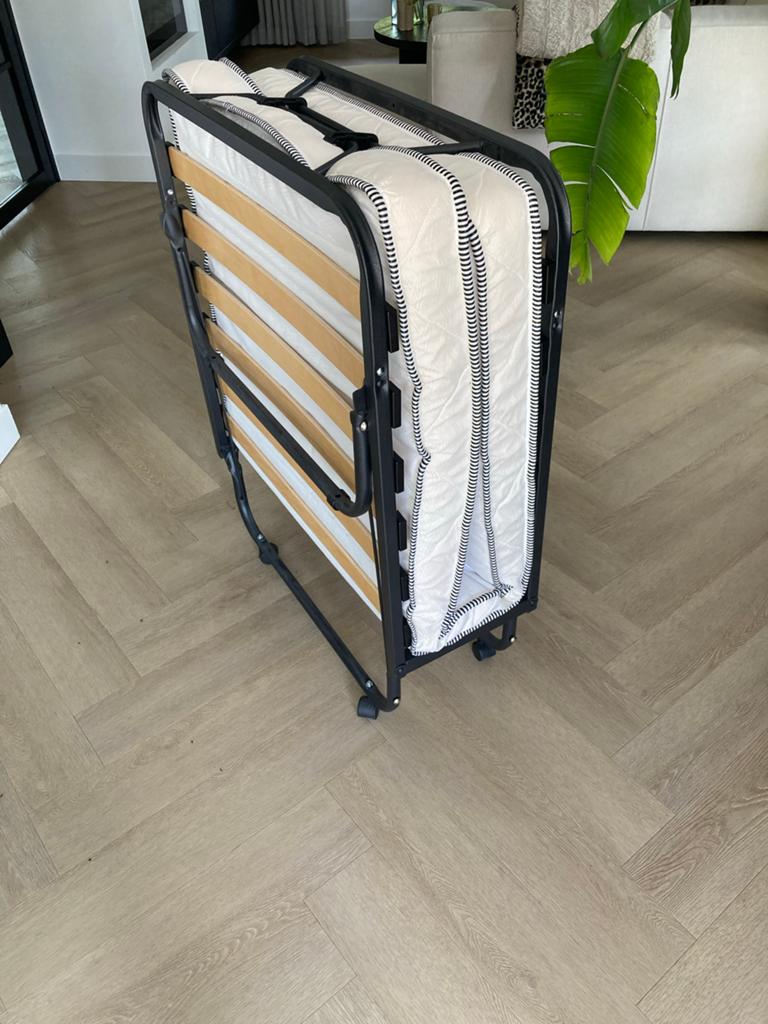 Opvouwbaar logeerbed met matras en hoes, Ophalen, Gewoon netjes, Verstelbaar, Eenpersoons