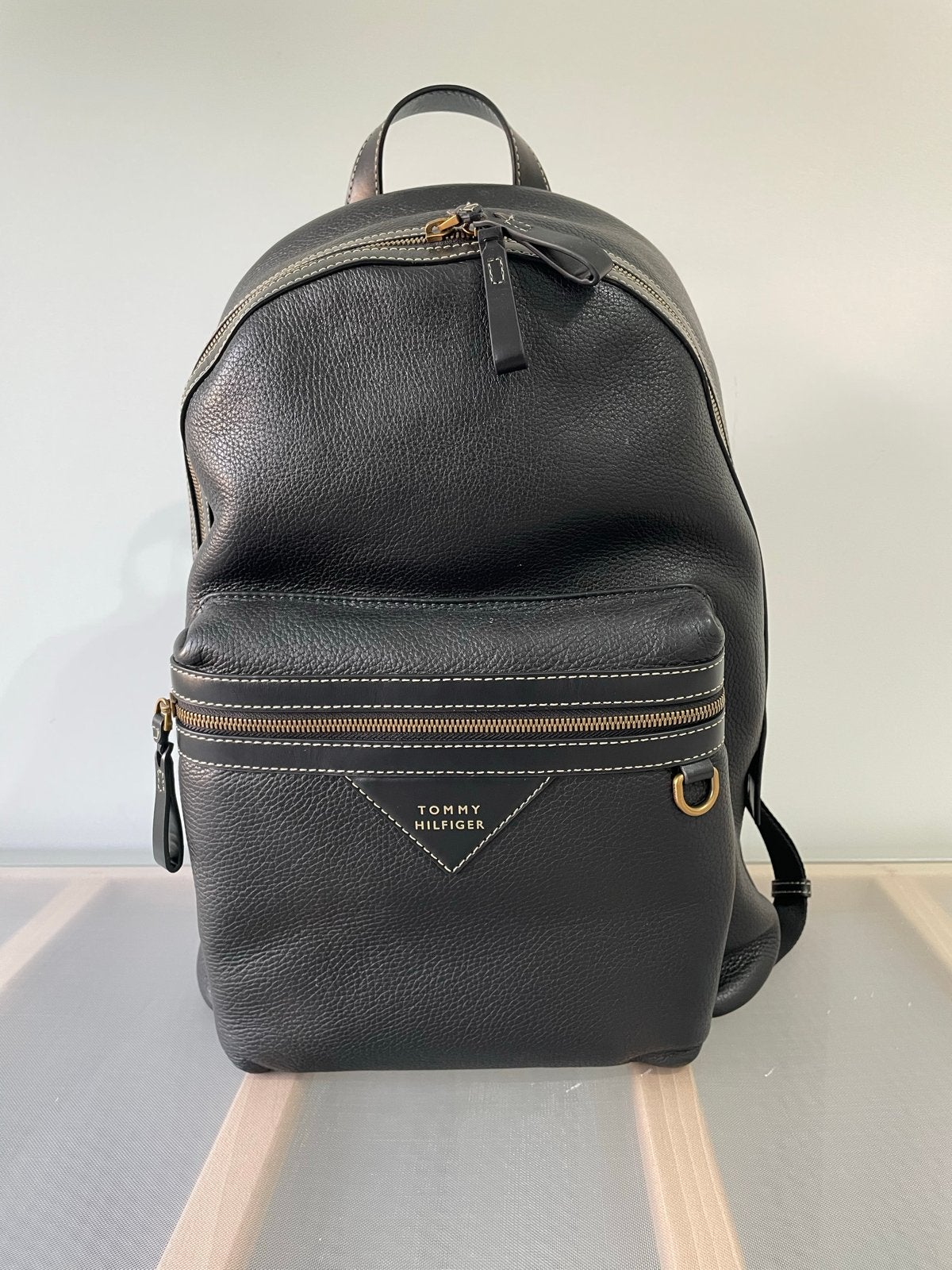 Tommy Hilfiger Premium Leren Rugzak - Zwart, Sieraden, Tassen en Uiterlijk, Tassen | Rugtassen, Ophalen of Verzenden, Nieuw, 25 tot 40 cm