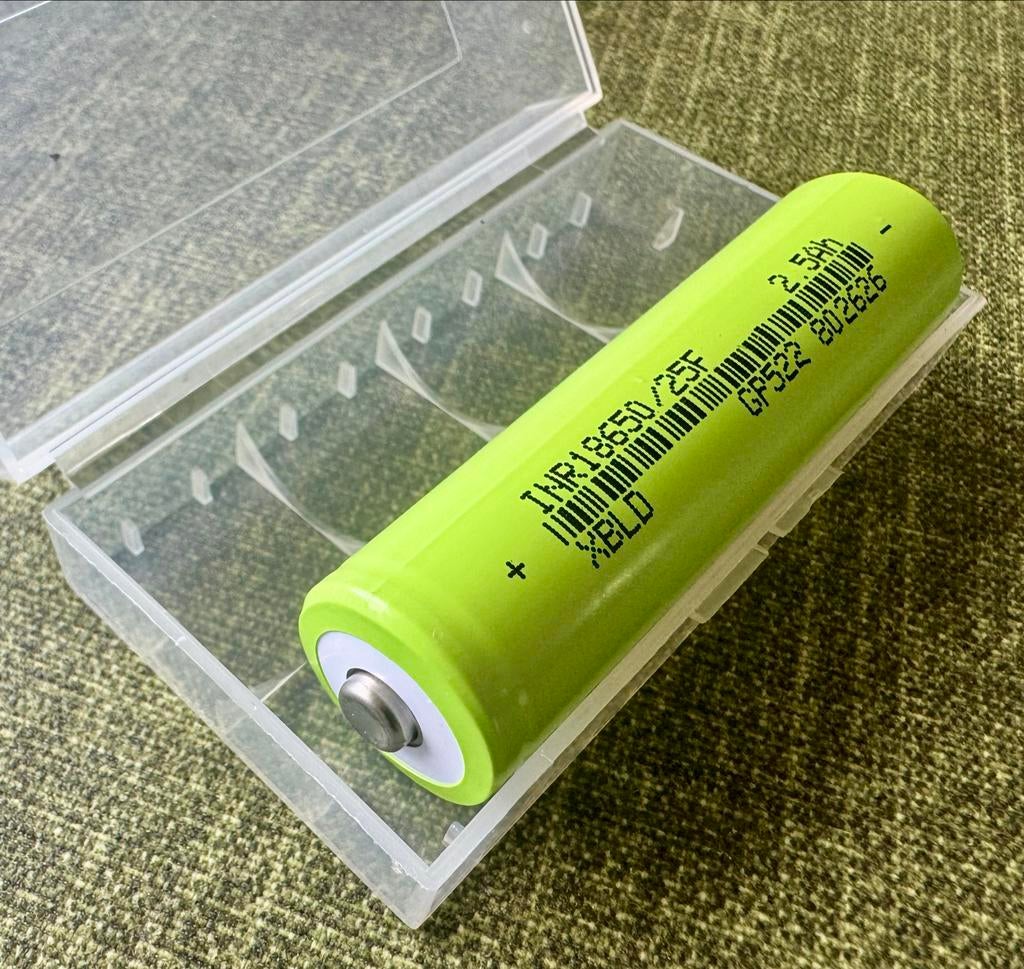 18650 Li-ion Batterij 2.5Ah met Opbergdoosje, Audio, Tv en Foto, Accu's en Batterijen, Ophalen of Verzenden, Zo goed als nieuw