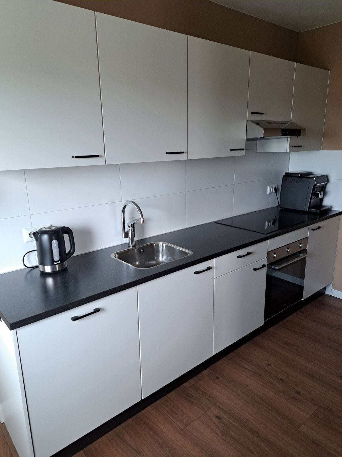 Gereserveerd keuken 3 jaar oud met 1 jaar oude AEG app., Huis en Inrichting, Keuken | Complete keukens, Ophalen, Zo goed als nieuw