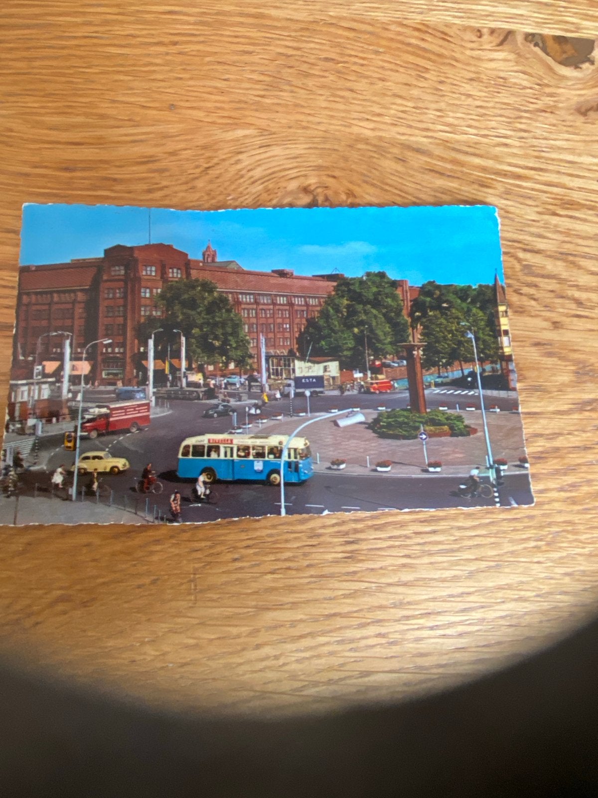 Utrecht smakkelaarsbrug met jaarbeurs .Stadsgezicht met bus, Ophalen of Verzenden, 1940 tot 1960, Gelopen, Utrecht