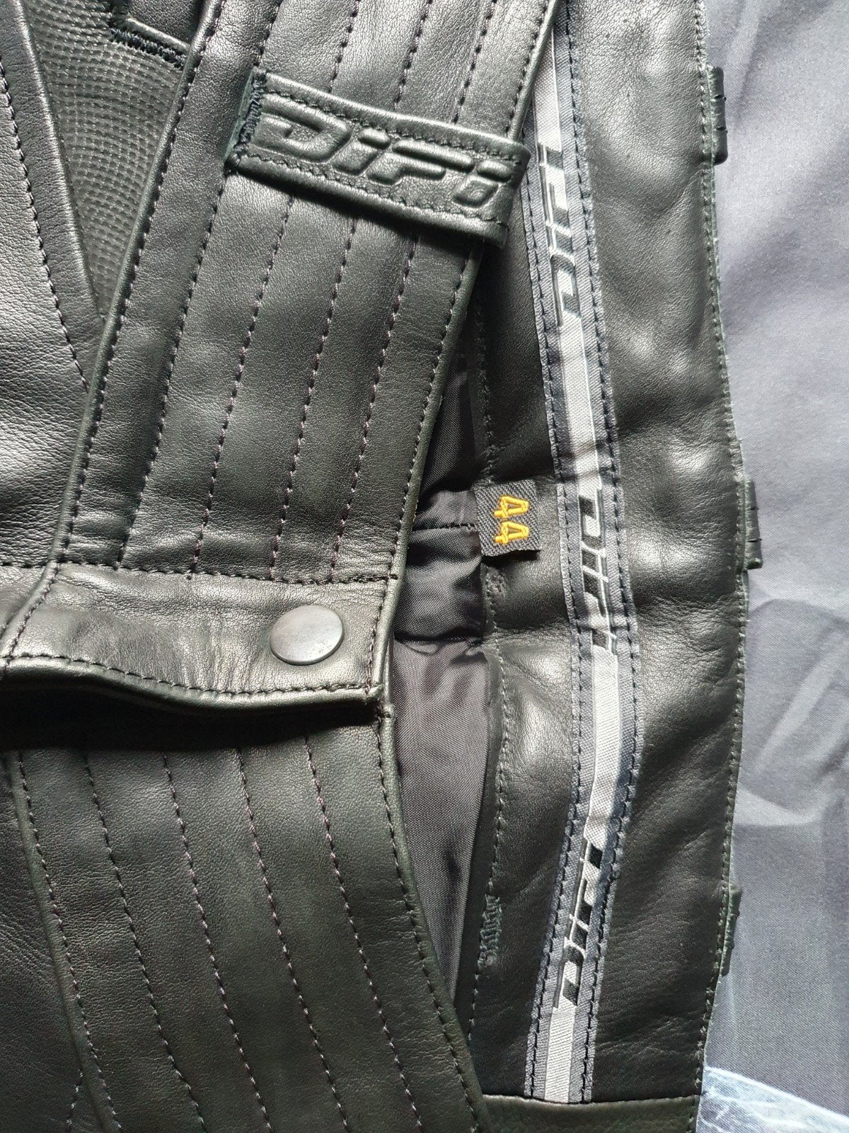 Motor broek nieuw maat 44, Motoren, Kleding | Motorkleding, Ophalen, Nieuw zonder kaartje, Broek | leer