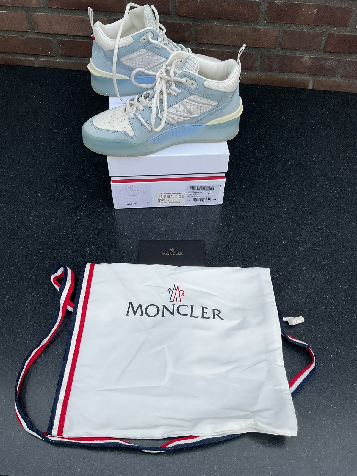 Moncler Sneakers maat 41, Wit, Ophalen of Verzenden, Sneakers of Gympen, Zo goed als nieuw