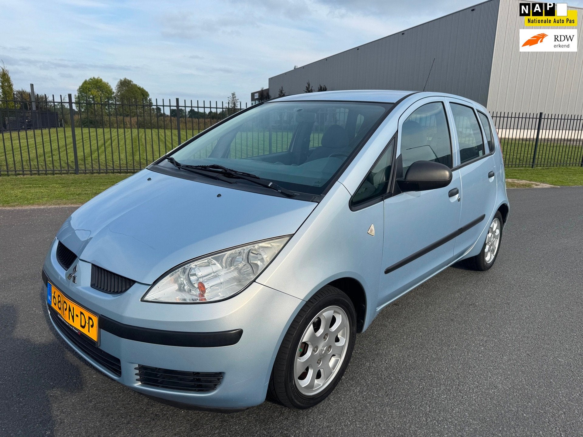 Mitsubishi Colt 1.1 Inform|Apk 9-2027|Bj 2004|5 drs|Nette au, Auto's, Voorwielaandrijving, Gebruikt, Metallic lak, Blauw