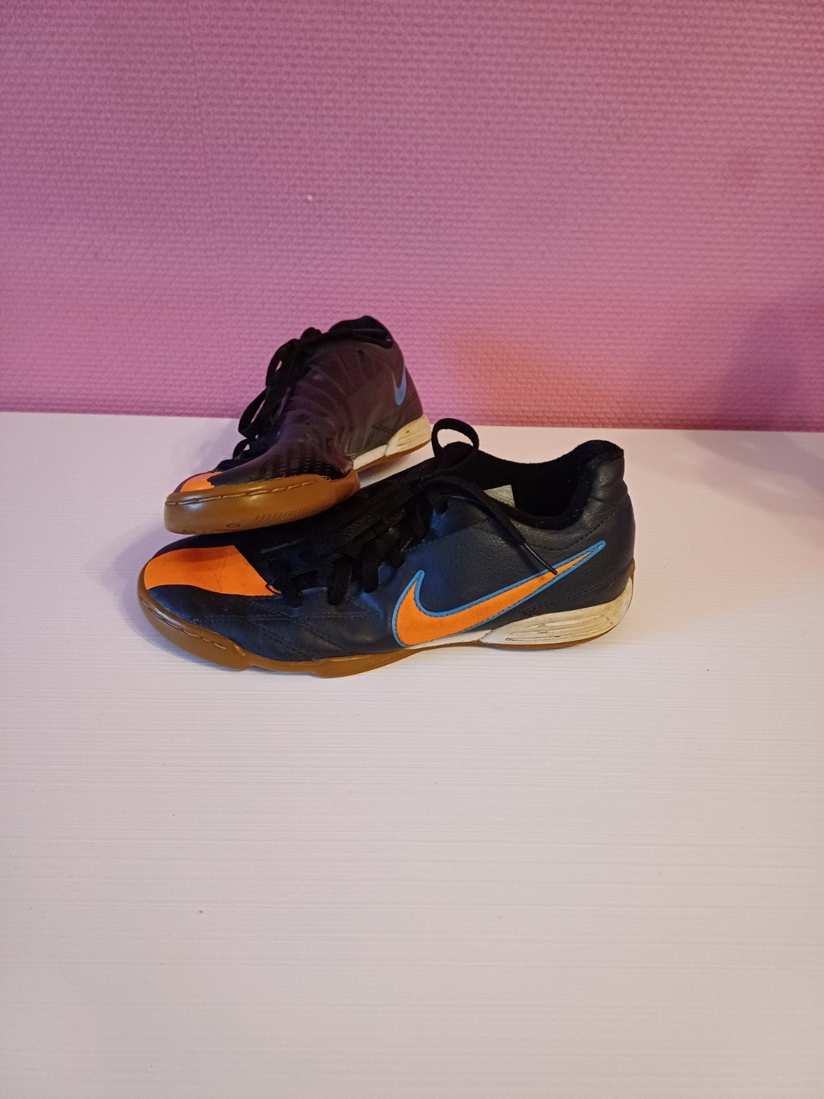 Nike T90 zaalvoetbalschoenen, maat 35, Kinderen en Baby's, Kinderkleding | Schoenen en Sokken, Gebruikt, Sportschoenen, Ophalen of Verzenden