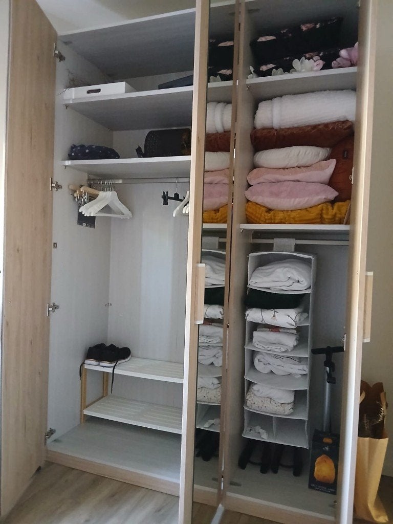 Bed, nachtkastje en kledingkast van Beter bed, Huis en Inrichting, Ophalen, Zo goed als nieuw, 50 tot 75 cm, 200 cm of meer
