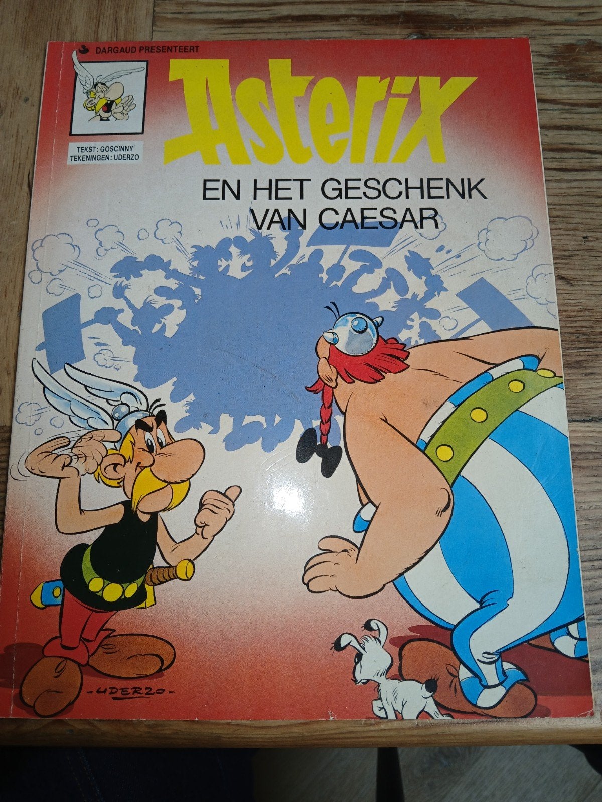 Asterix en het geschenk van Caesar - Stripboek, Eén stripboek, Ophalen of Verzenden, Gelezen, R. Goscinny, A. Uderzo