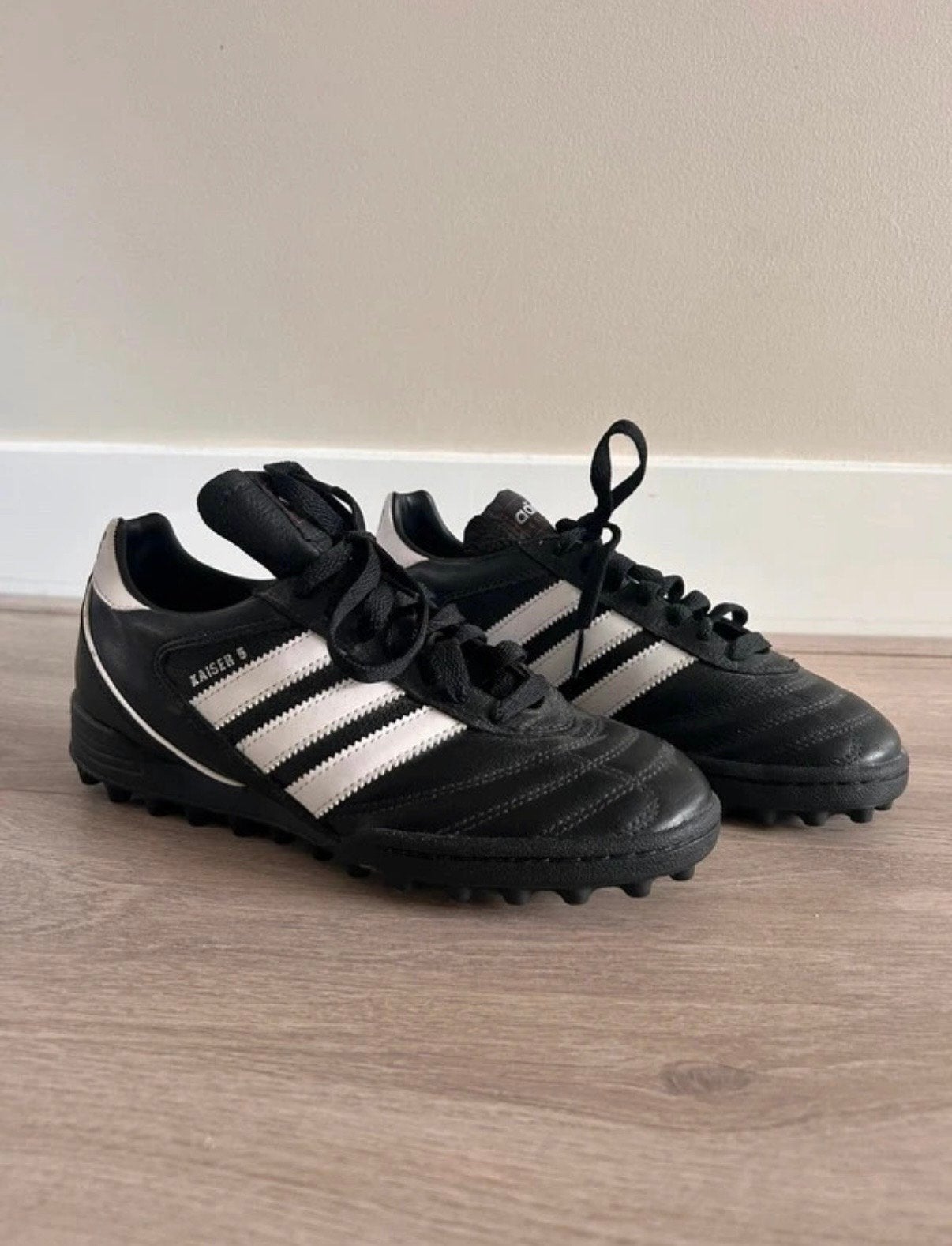 Nieuwe Adidas Kaiser 5 voetbalschoenen turf maat 38, Ophalen of Verzenden, Nieuw, Schoenen