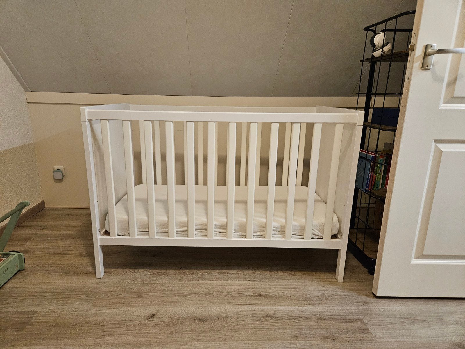 IKEA SUNDVIK Babybedje wit met matras 60x120 cm, Ophalen, Gebruikt, Ledikant