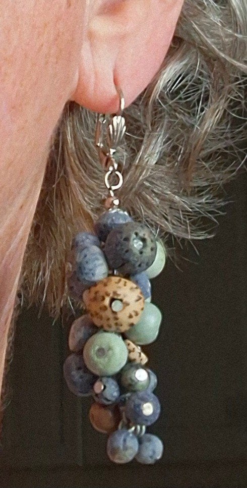 Oorbellen van koraalkralen uit Corsica, Sieraden, Tassen en Uiterlijk, Oorbellen, Overige materialen, Hangers, Blauw, Ophalen of Verzenden