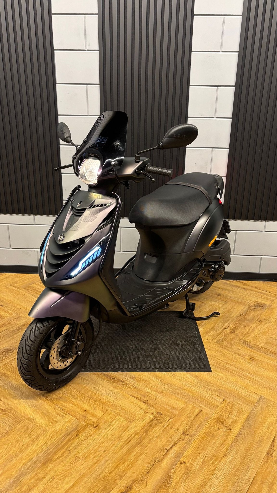 PIAGGIO ZIP 4T 3V BROM 2018 FULL OPTION MAT CAMELEON 1E EIG, -, -, Ophalen of Verzenden, -