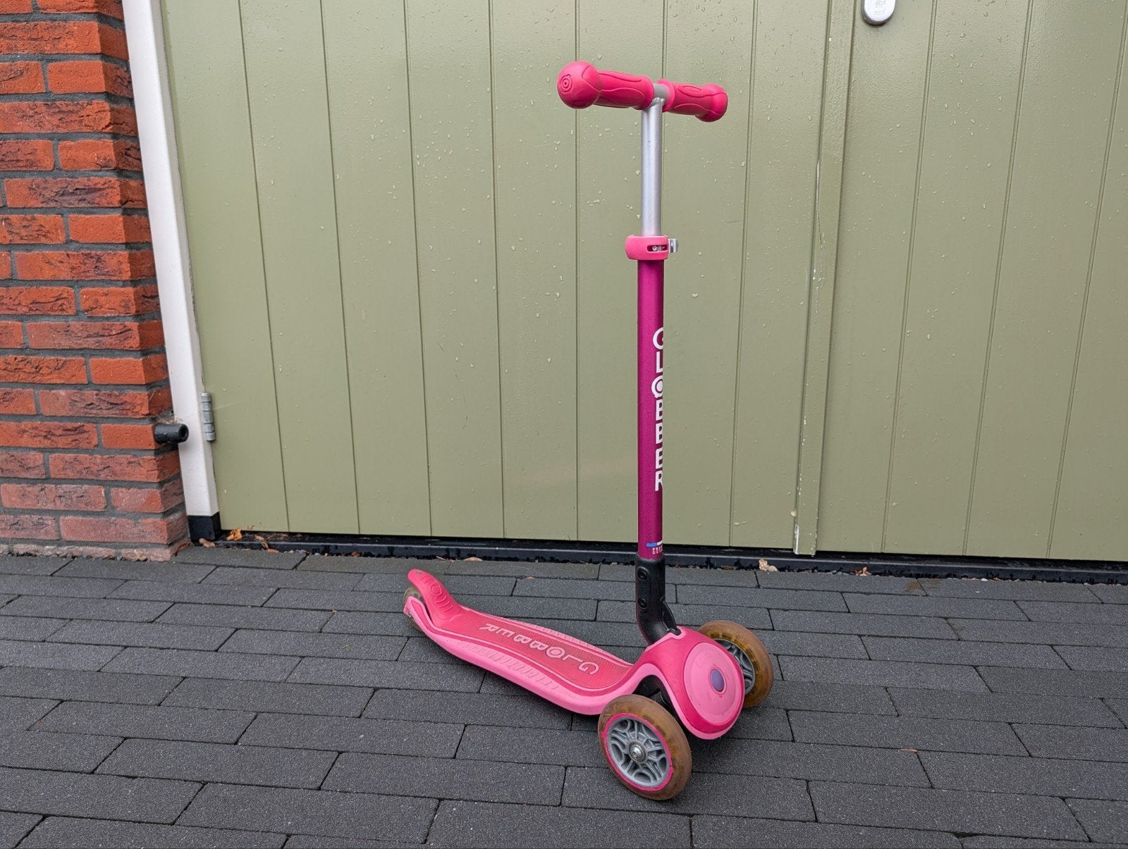 Roze Globber kinderstep met lichtjes, Fietsen en Brommers, Steps, Ophalen, Gebruikt, Gewone step, Globber