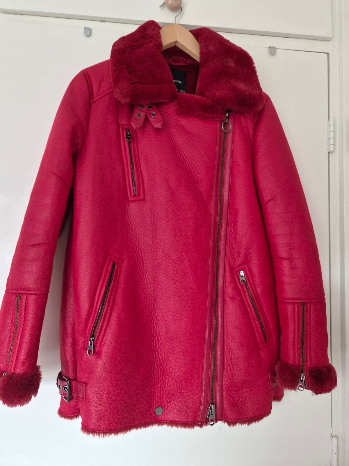 Bikerjack van imitatiebont S, Nieuw, Maat 36 (S), Rood, Bershka