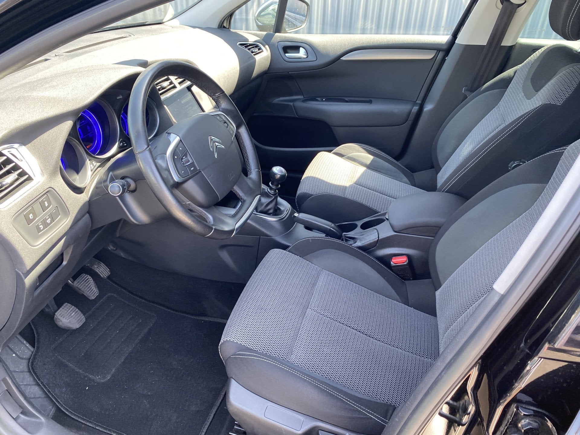 Citroën C4 1.2 PureTech Exclusive 154Dkm.NAP, Clima, CC, Na, Auto's, Citroën, Stof, Euro 6, 1199 cc, Zwart