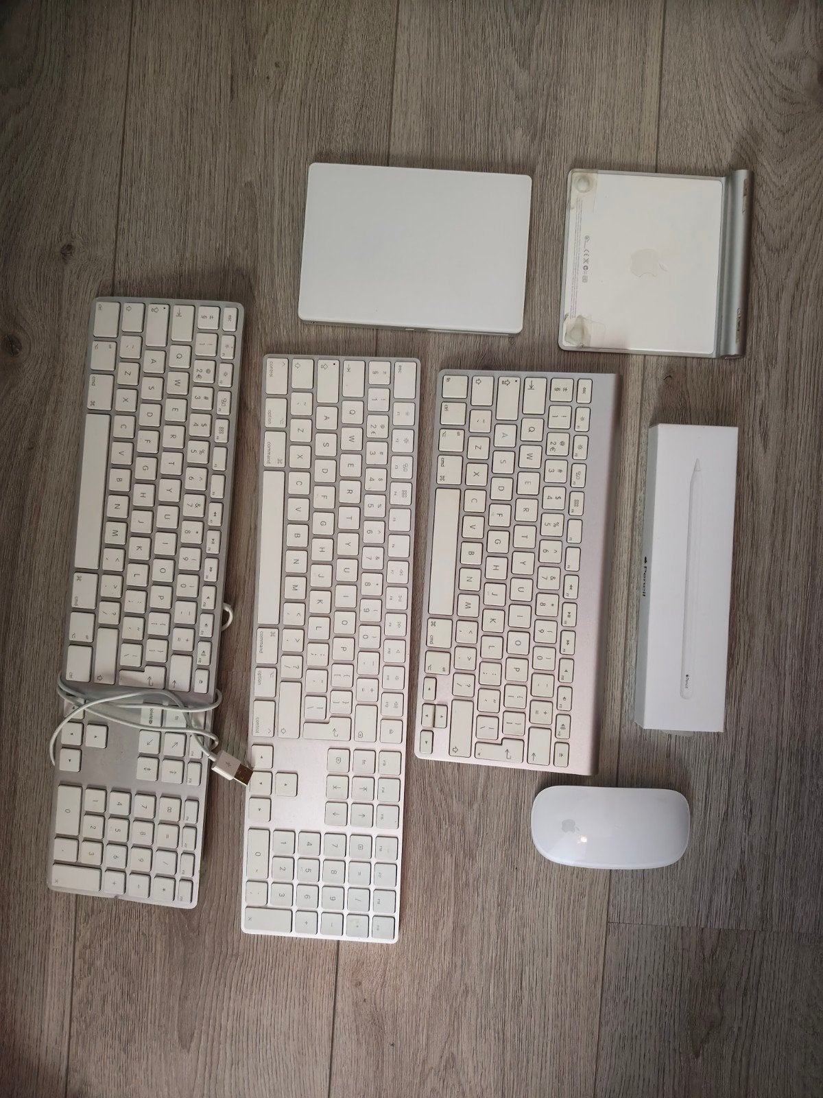 Mighty mouse apple, magic keyboard 2, apple trackpad, Ophalen of Verzenden, Zo goed als nieuw, Draadloos, Qwerty