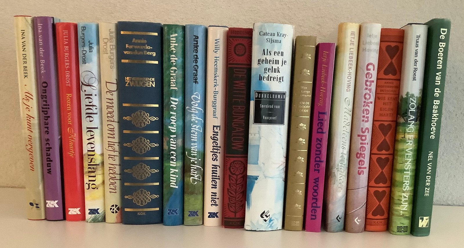 Doos met 18 streekromans, Ophalen of Verzenden, Gelezen