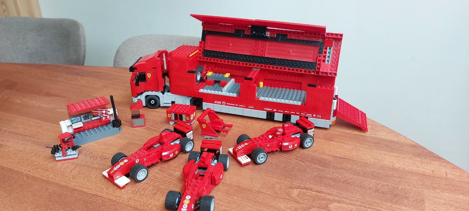LEGO Scuderia Ferrari Truck 8654, Ophalen of Verzenden, Zo goed als nieuw, Overige merken
