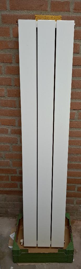 Vertical radiator 145 x 40 cm / 700 W, Ophalen, Radiator, Minder dan 60 cm, 80 cm of meer