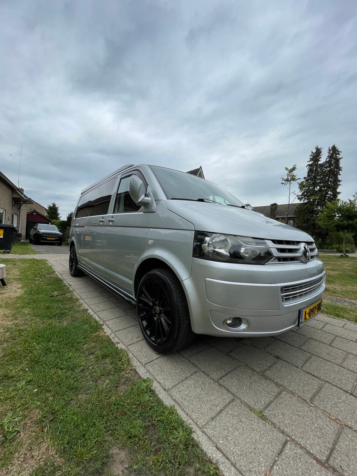 VW t5 2.0 2011 Buscamper met slaaphefdak, Winterisolatie, Buscamper of Camperbus, Volkswagen, Diesel