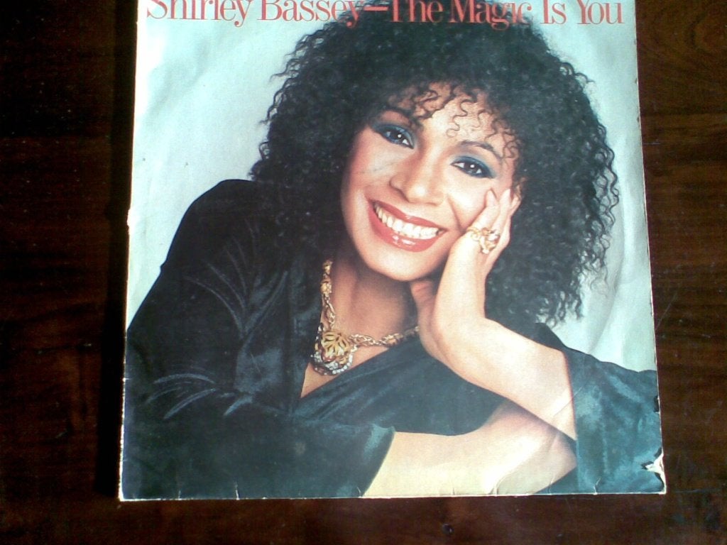 LP - Shirley Bassey - The magic is you, Ophalen of Verzenden, Zo goed als nieuw, Soul, LP