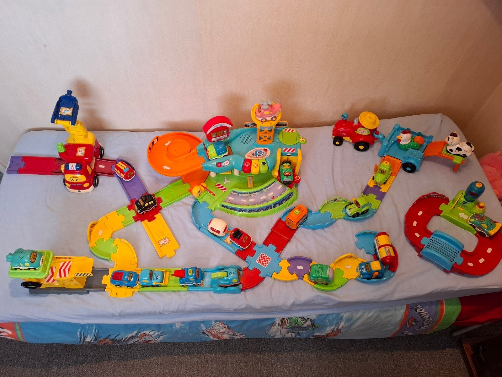 Vtech garage en auto's en wegen., Ophalen, Gebruikt, 2 tot 4 jaar