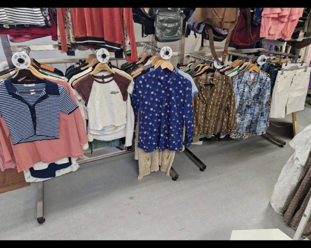Grote Partij tweedehands dames kleding 350 stuks, Diverse merken, Ophalen, Zo goed als nieuw