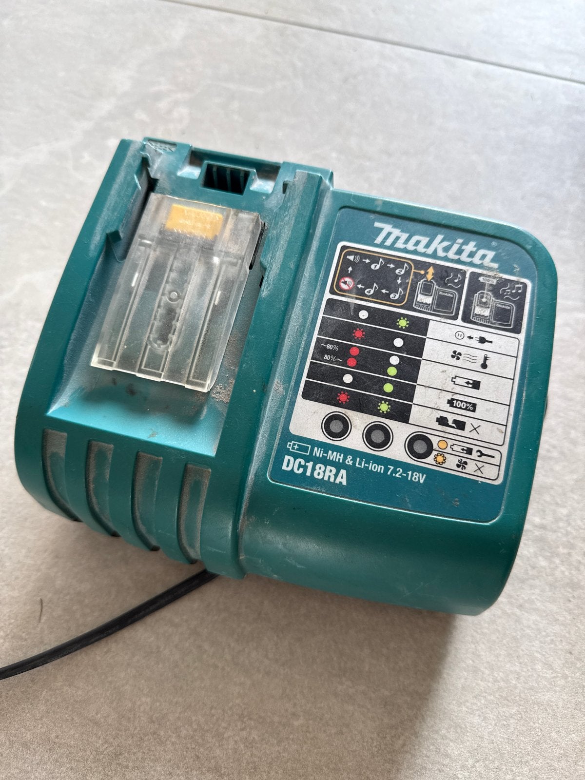 Makita DC18RA Oplader voor Ni-MH & Li-ion accu's, Ophalen, Gebruikt