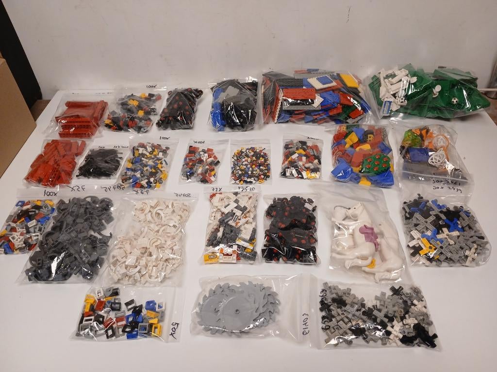 Lego partij opruiming bulk 24 gesorteerde zakken onderdelen, Ophalen of Verzenden