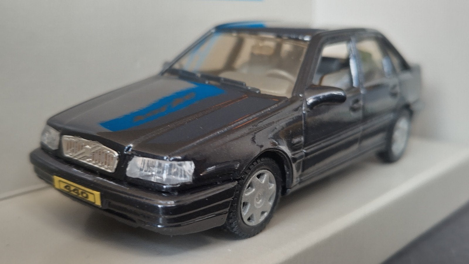 Volvo 440 Facelift  1:43 Ahc Doorkey Pol, Hobby en Vrije tijd, Modelauto's | 1:43, Overige merken, Auto, Verzenden, .