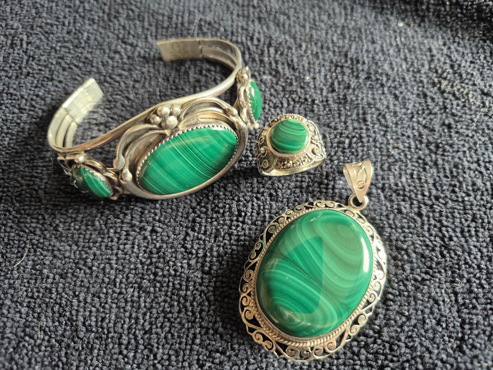 Navajo zilveren set met Malachiet steen, Sieraden, Tassen en Uiterlijk, Antieke sieraden, Ophalen of Verzenden, Zilver, Armband