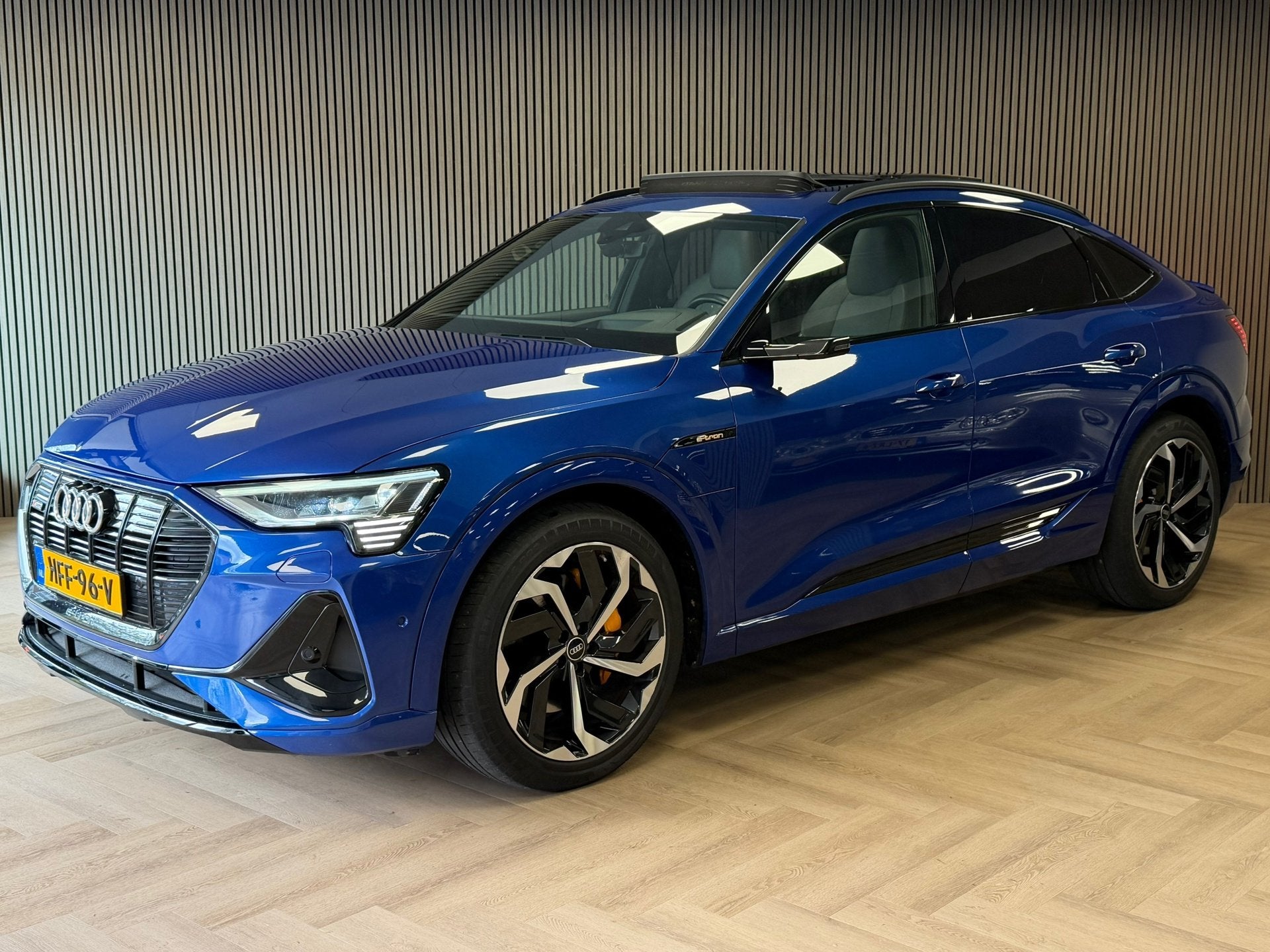 Audi E-tron Sportback 55 quattro S edition 95 kWh SOH 88,72%, Auto's, Automaat, 95 kWh, Met garantie (alle), Blauw