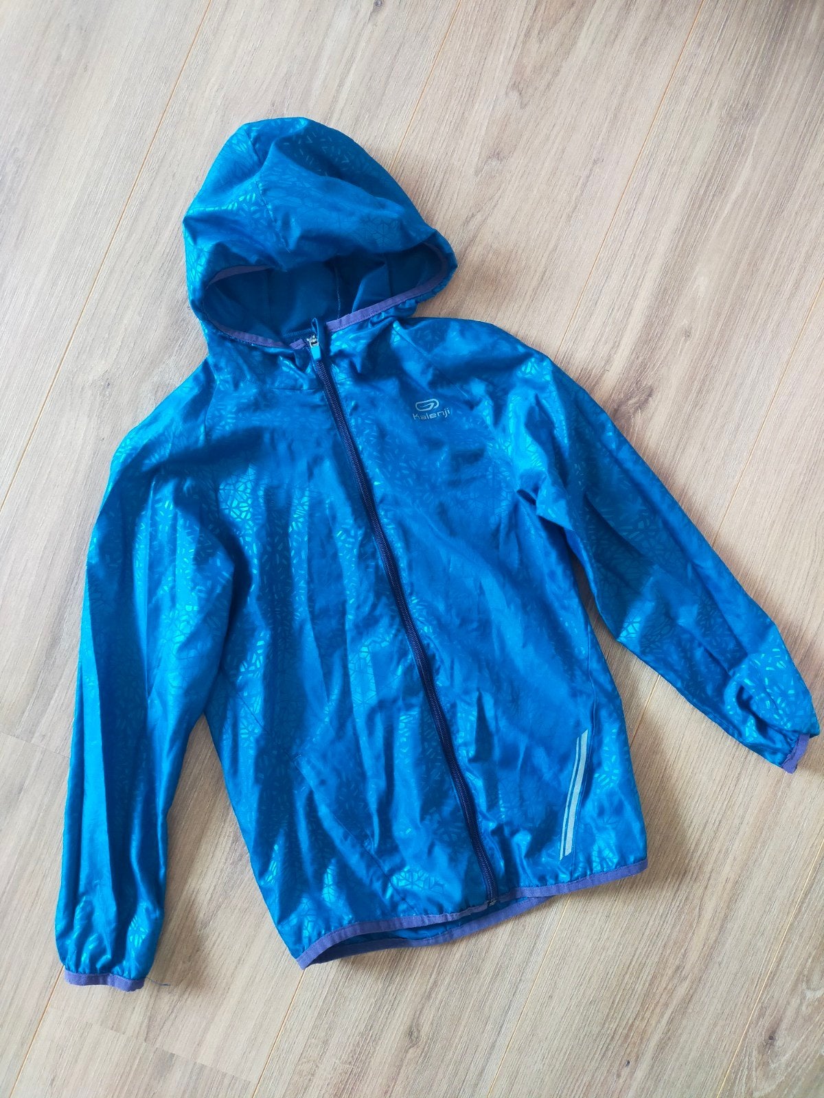 Izgs! Dun blauw jasje ideaal voor zwemles met kleding!Mt 128, Ophalen of Verzenden, Gebruikt, Regenjas, Kinderen