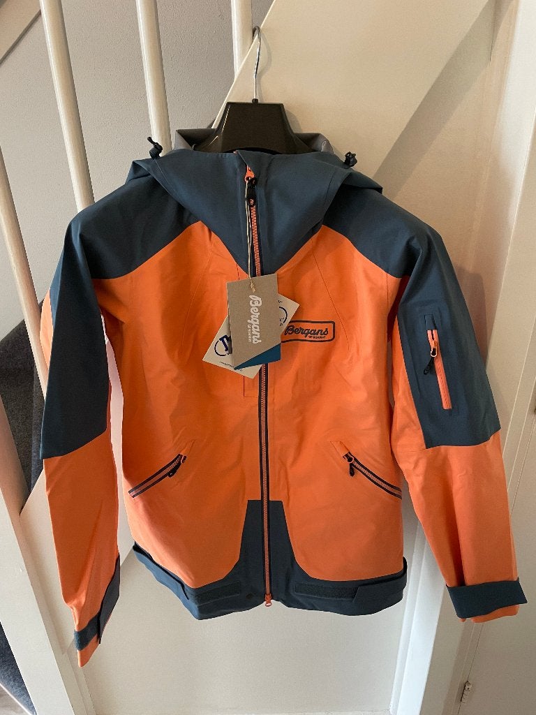 Bergans of Norway dames jas - Maat M - Nieuw!, Ophalen of Verzenden, Nieuw, Kleding