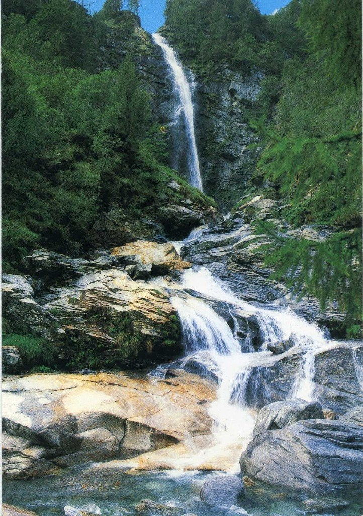 Ansichtkaart - Waterval - Valle Verzasca Zwitserland., Ophalen of Verzenden, Ongelopen, Overig Europa