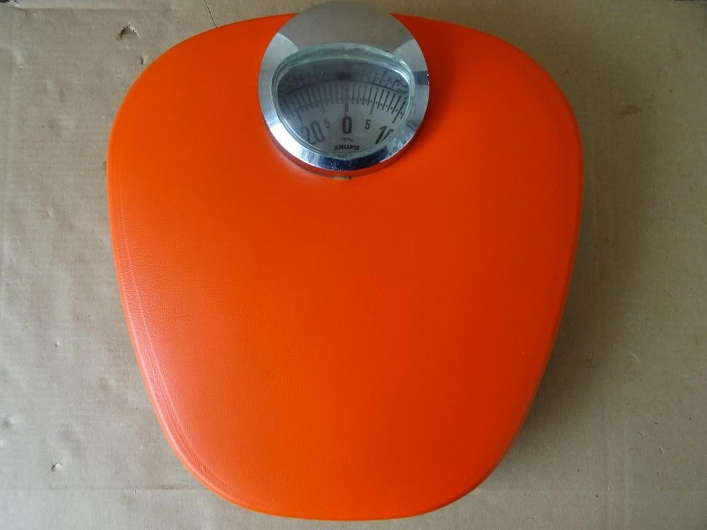 Vintage oranje weegschaal personenweegschaal Krups met leer, Antiek en Kunst, Ophalen of Verzenden