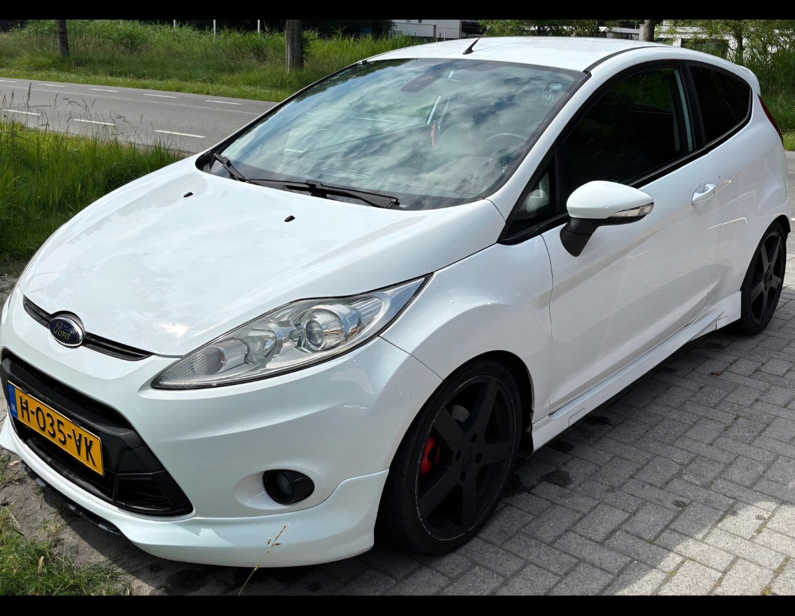 Ford fiësta ST Line 1.6 2010 Wit, Auto's, Ford, 1596 cc, Stof, 31 €/maand, Wit
